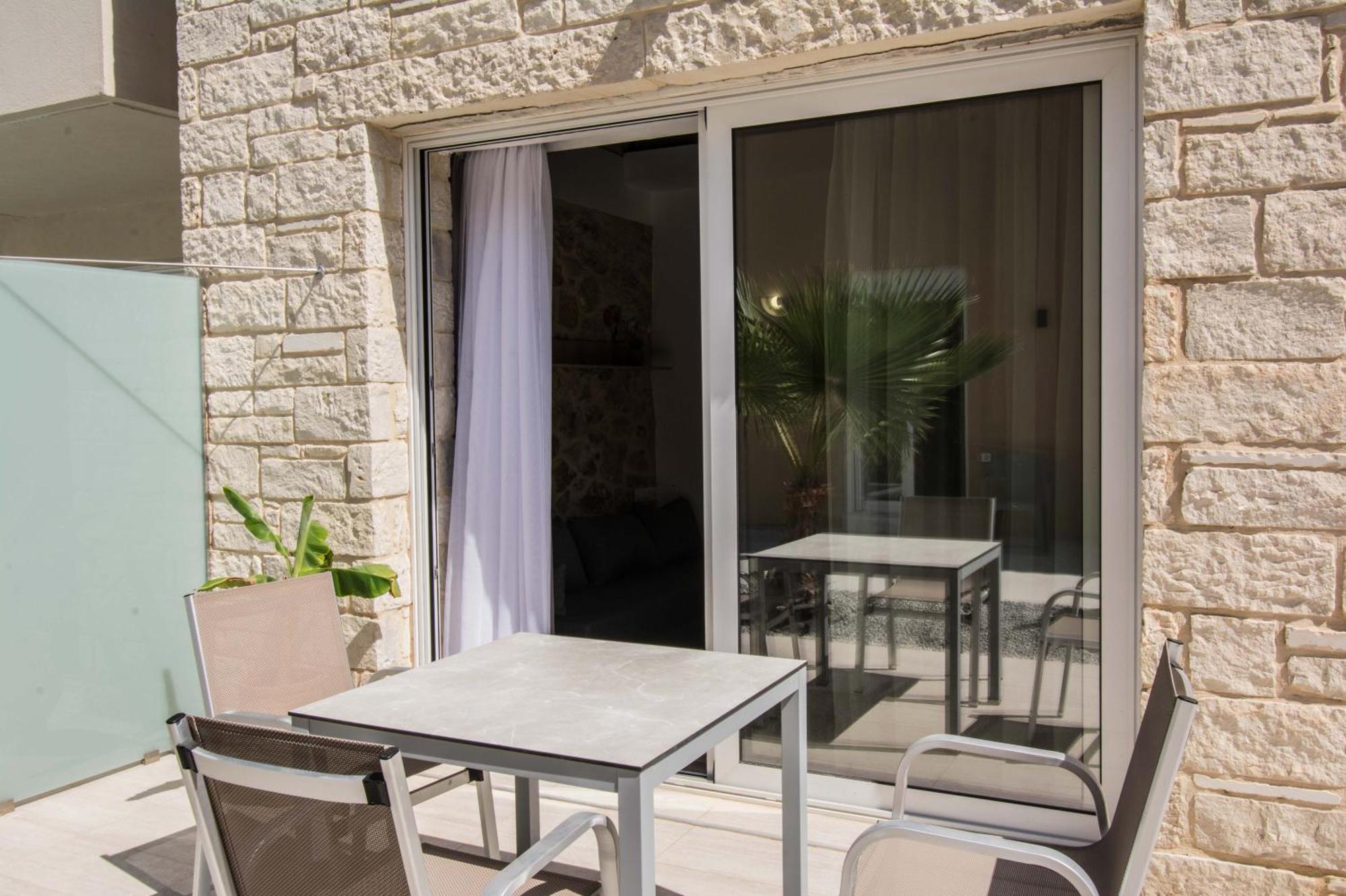 غوفي Michalianna Suites "By Checkin" المظهر الخارجي الصورة